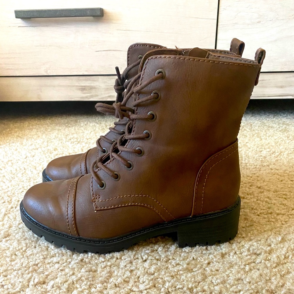 Universal Thread (Target) Combat Boots - image 1
